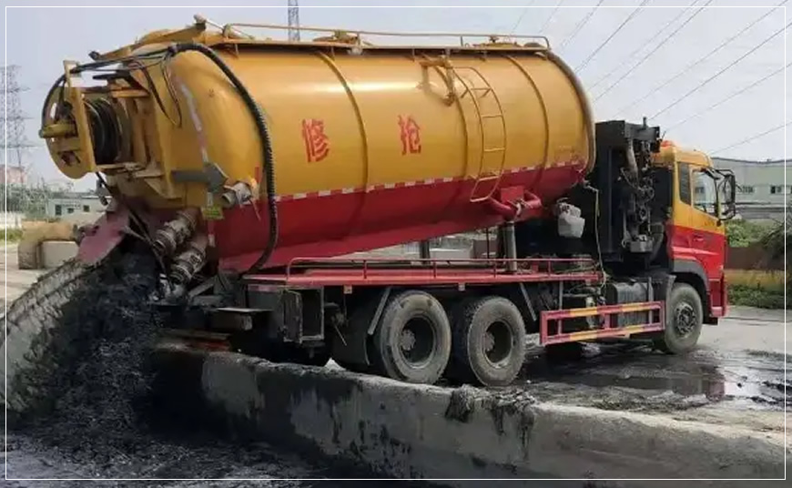 伍家岗沉淀池清理案例